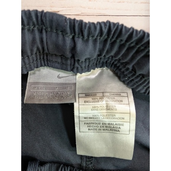 Under Armour Size Medium Dark Blue White Stripe Active Windbreaker Crop‎ Pants - Picture 2 of 7